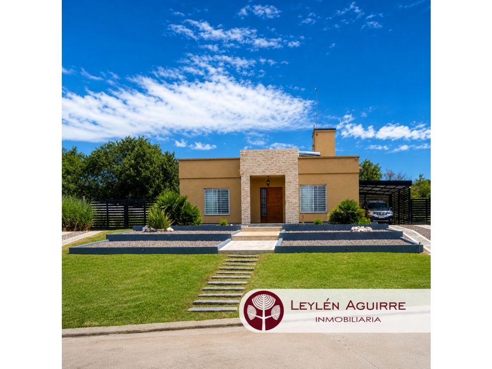Casa en VENTA, Villa Carlos Paz, Country, entorno de categoría.