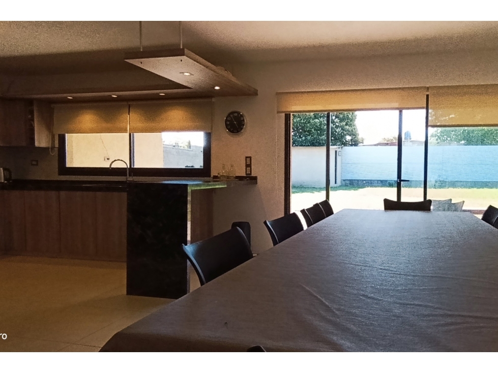 Casa moderna de dos dorm. en venta. Tanti, a mts de R.28 — foto 5