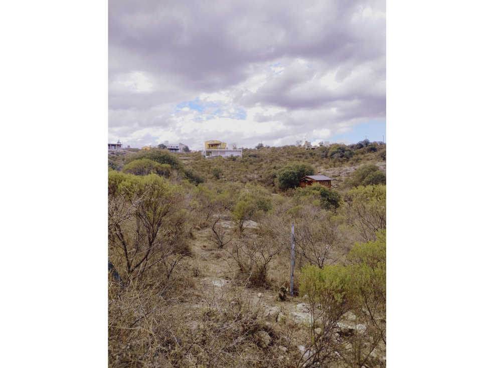 Villa Flor Serrana.Tanti. Lote esquina con servicios, cercado. - 2