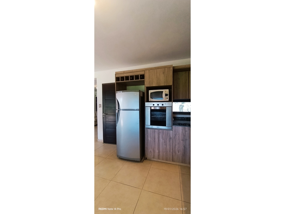 Casa moderna en venta. Tanti, a mts de R.28 - 5