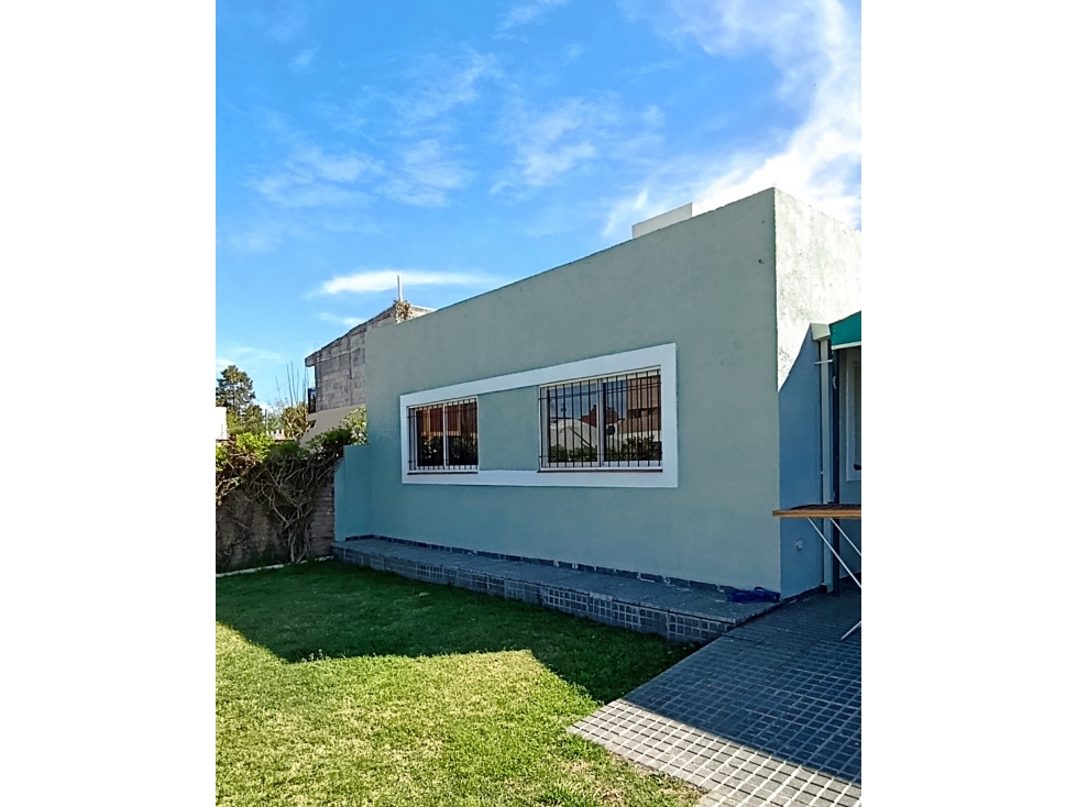 En B°Miguel Muñoz, chalet más dos depatamentos de un dormitorio. — foto 4