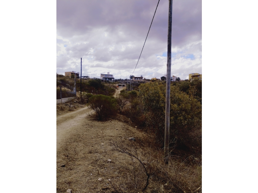 Villa Flor Serrana.Tanti. Lote esquina con servicios, cercado. - 4