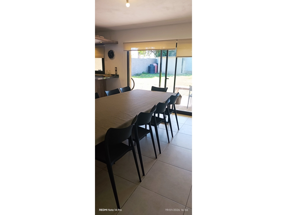 Casa moderna en venta. Tanti, a mts de R.28 - 6