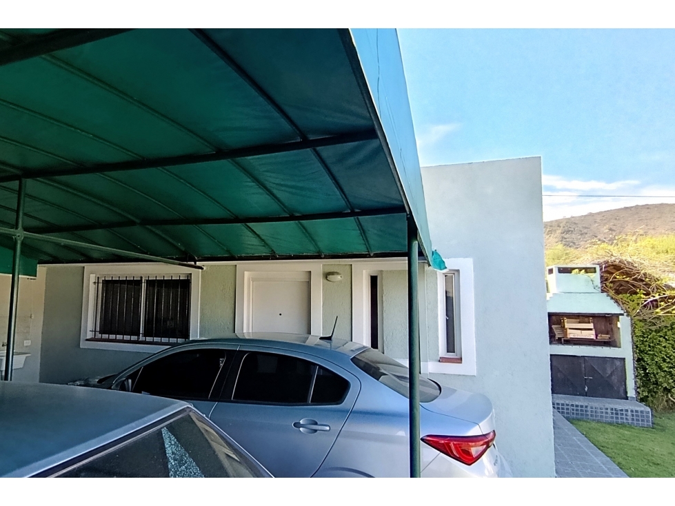 En B°Miguel Muñoz, chalet más dos depatamentos de un dormitorio. — foto 5