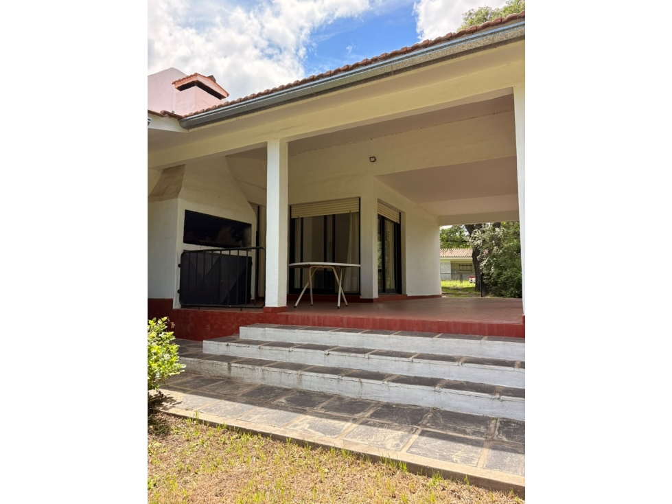 Vendo casa en Barrio Lago Azul. Gran parque — foto 6