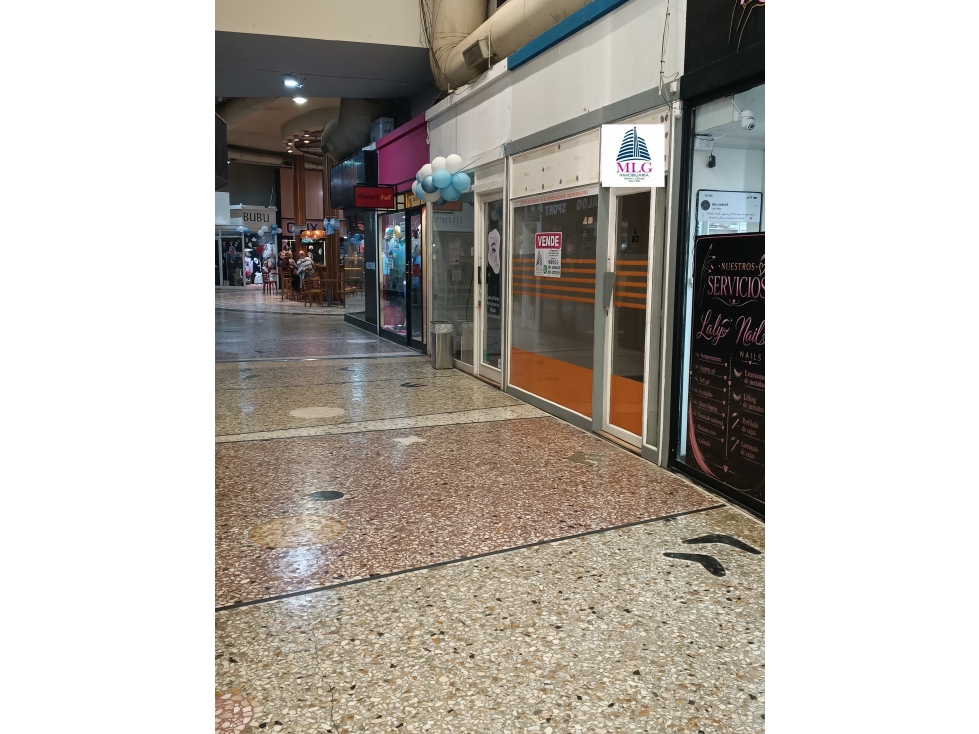 Local 83 en Venta Galería Plaza - 3