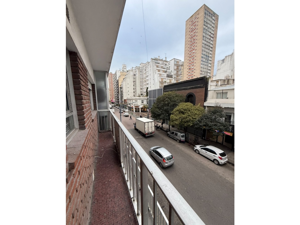 VENTA 2 amb. con Balcón al Frente. OPORTUNIDAD!