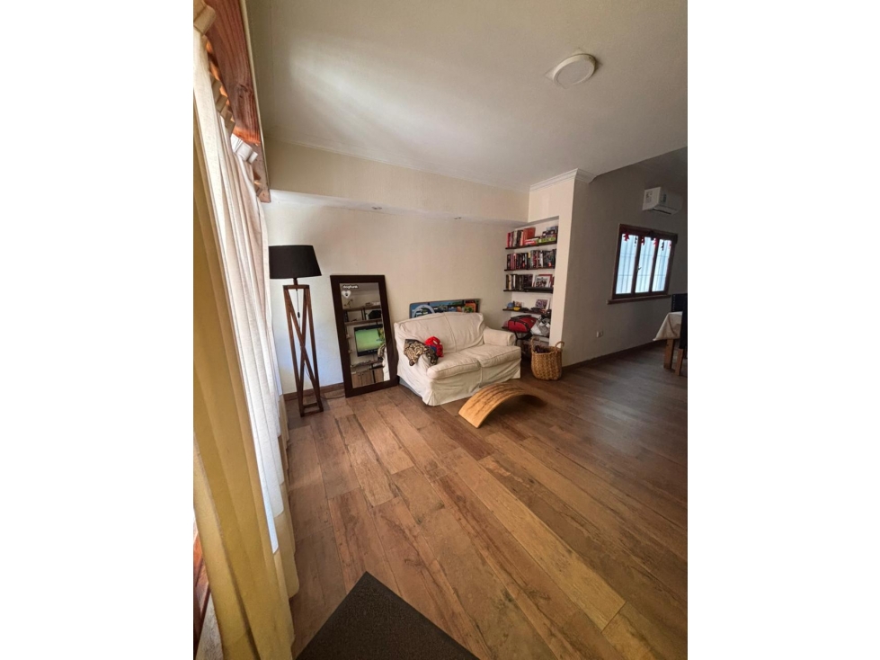 VENTA CHALET RECICLADO 3 AMB, GARAGE DOBLE, PARQUE — foto 3
