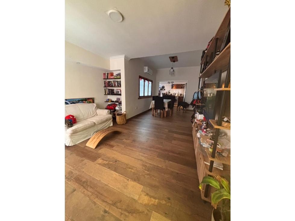VENTA CHALET RECICLADO 3 AMB, GARAGE DOBLE, PARQUE — foto 2