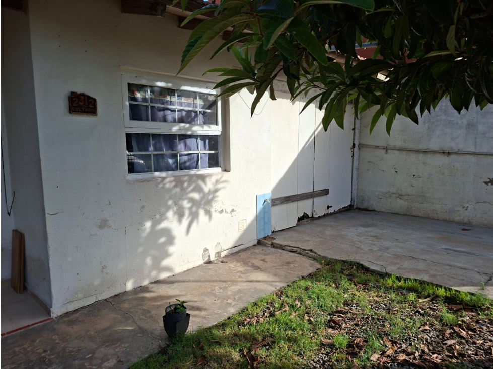 ZONA COLINAS; CHALET 3 AMBIENTES C/ JARDIN — foto 4