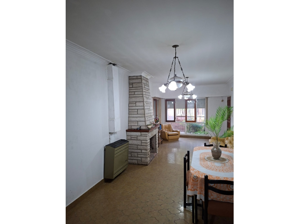 MOGOTES ; AMPLIO CHALET DE EXCELENTE CONSTRUCCION. — foto 6