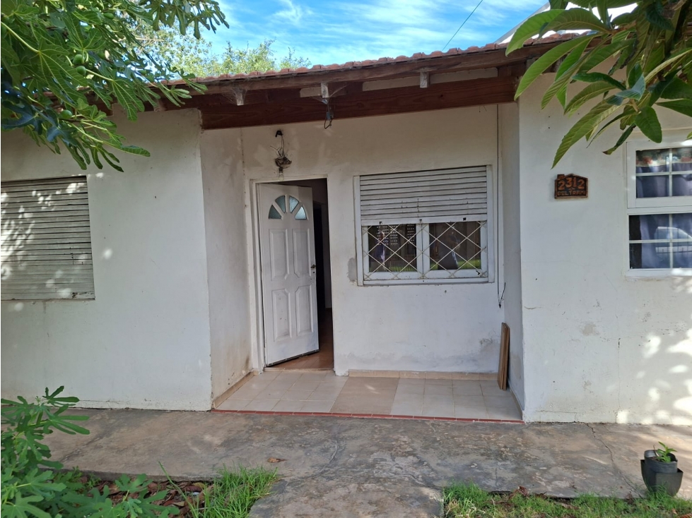 ZONA COLINAS; CHALET 3 AMBIENTES C/ JARDIN — foto 2