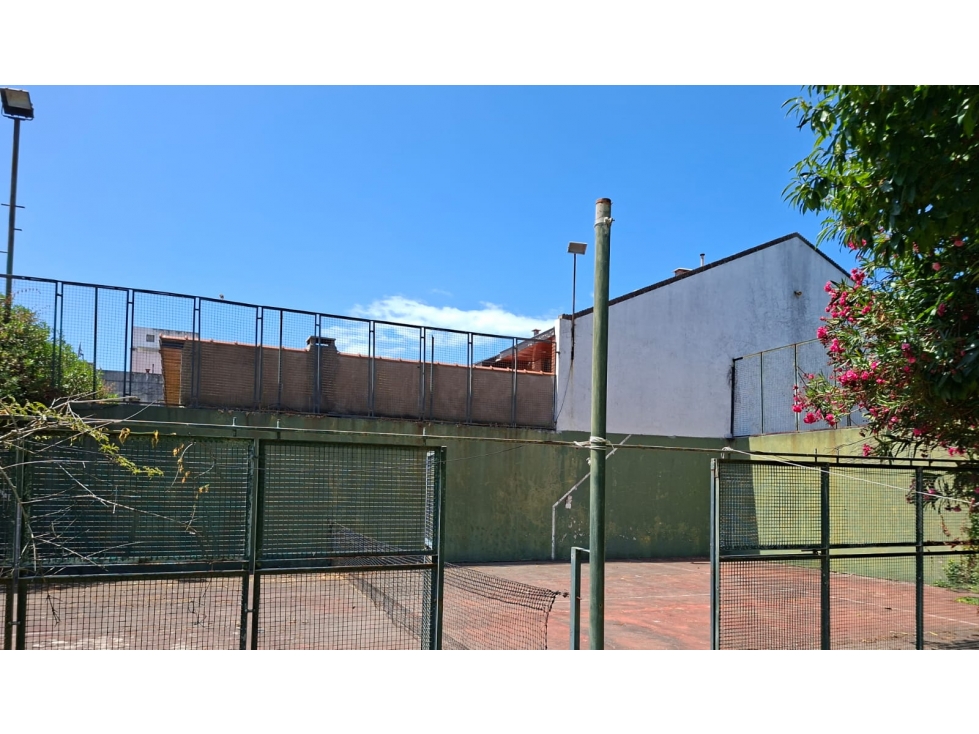 MOGOTES; EXCELENTE LOTE C/ PEQUEÑA CONSTRUCCION — foto 3