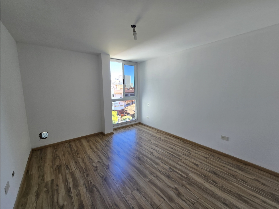 DEPARTAMENTO DE CATEGORIA. SOBRE AVENIDA LIBERTAD, CENTRO - 5