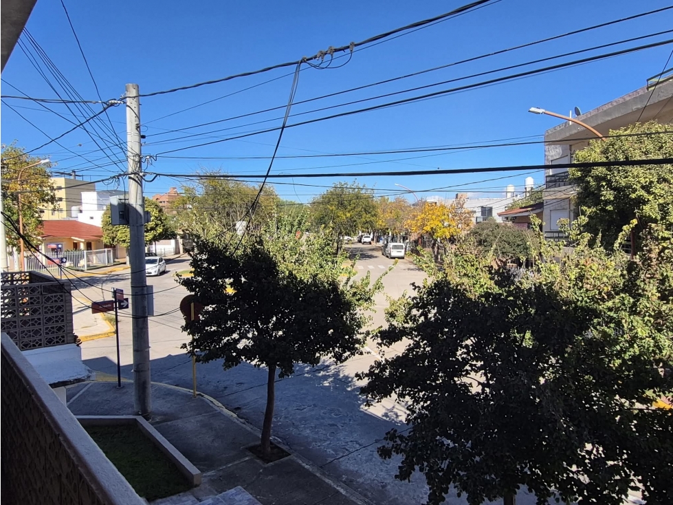 EN VENTA DEPARTAMENTO CON PATIO Y ASADOR EXCLUSIVO - 1