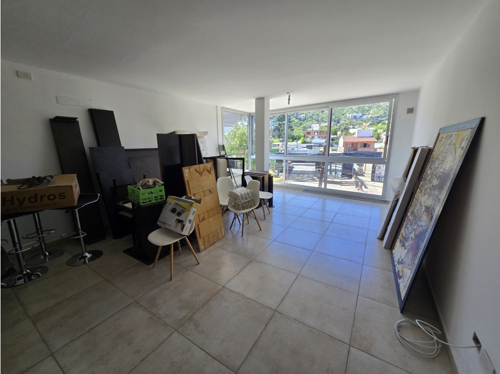 DEPARTAMENTO DE CATEGORIA. SOBRE AVENIDA LIBERTAD, CENTRO - 3