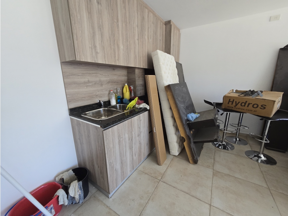 DEPARTAMENTO DE CATEGORIA. SOBRE AVENIDA LIBERTAD, CENTRO - 4