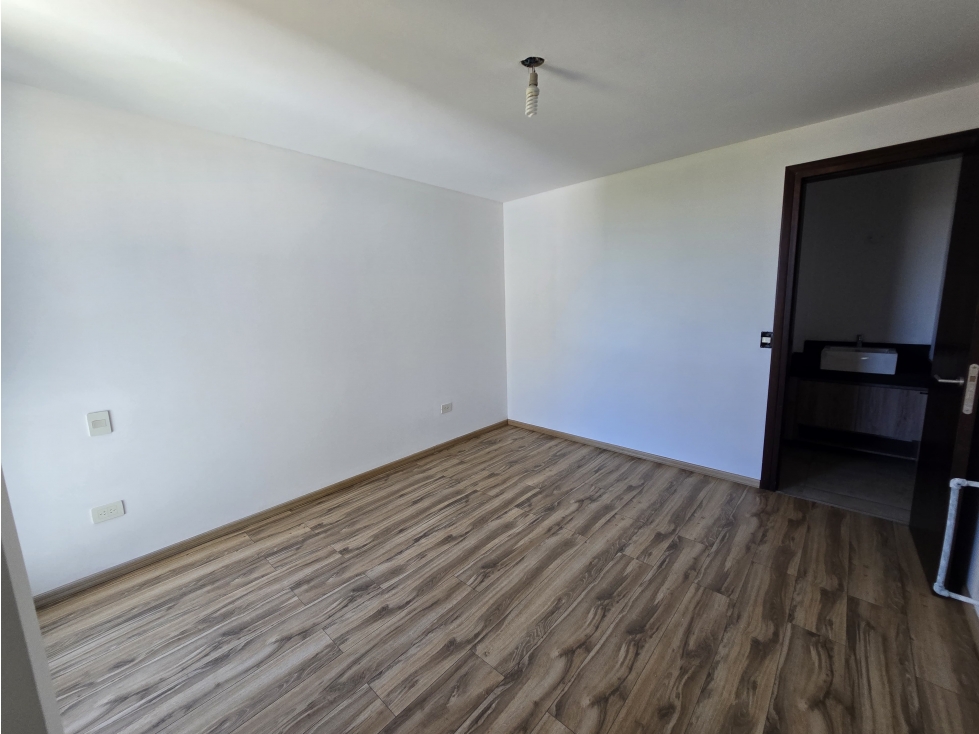 DEPARTAMENTO DE CATEGORIA. SOBRE AVENIDA LIBERTAD, CENTRO - 6