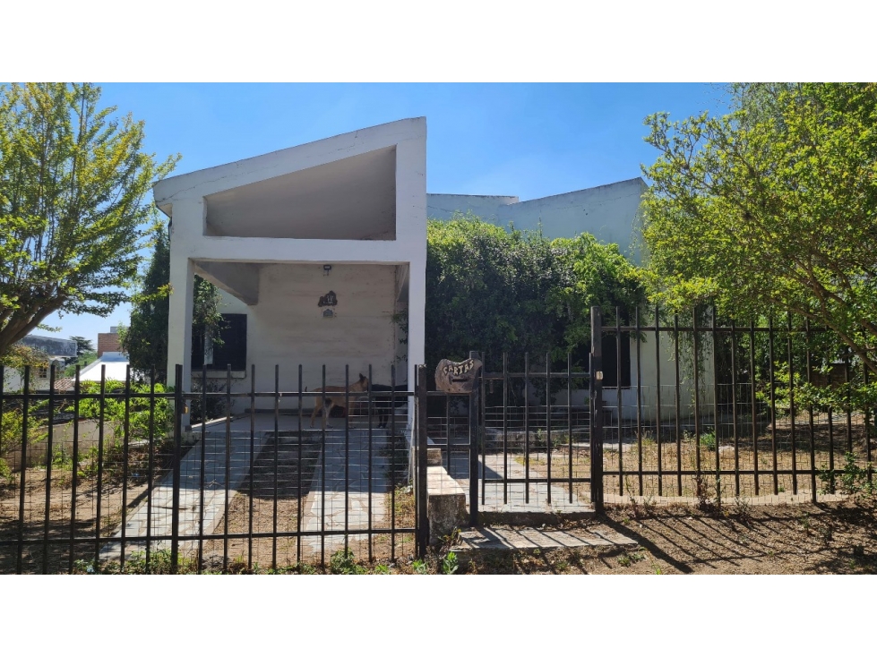 VENDO CASA BARRIO SOL Y RIO A 200 MTS DE LA AVENIDA