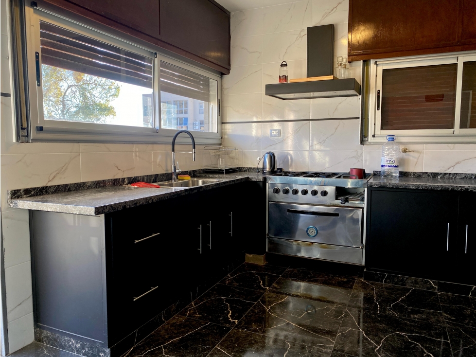 Casa de categoria, Barrio la cuesta. 3 dorm, cochera 4 autos — foto 6