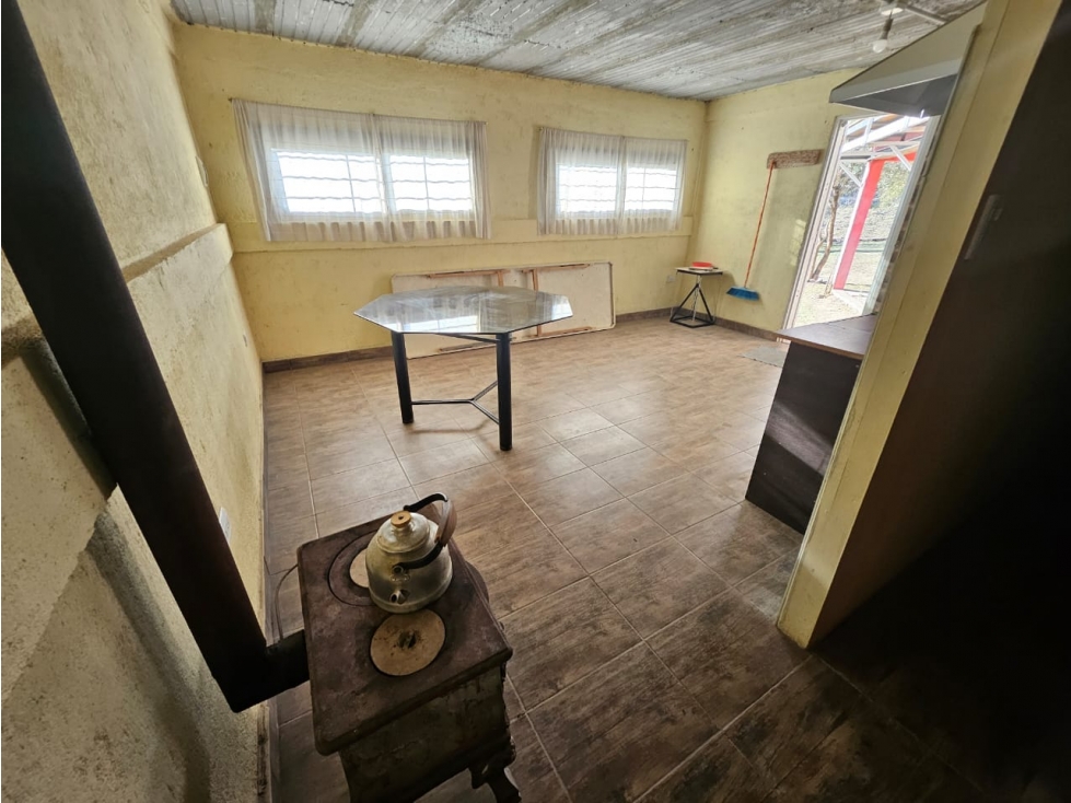 ¡Gran Oportunidad en Estancia Vieja, Córdoba! casa mas dpto y pileta - 2