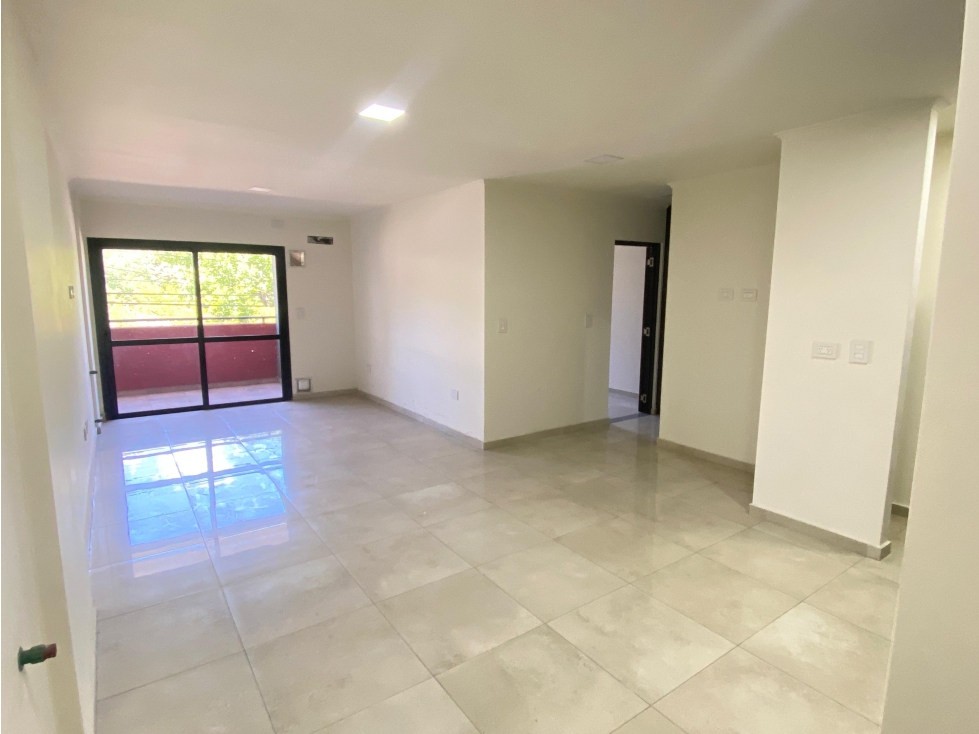 DEPTO EN MIRALEJOS 15, 1 DORMITORIO, AL FRENTE CON BALCON. CENTRO — foto 6