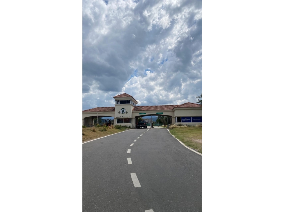 VENTA EXCLUSIVA TERRENO PREMIUM EN CARLOS PAZ GOLF Oportunidad - 1