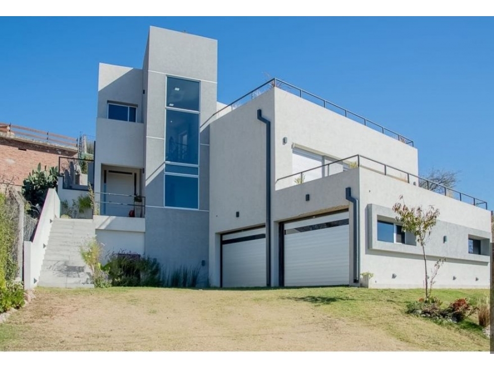 VENTA - Casa de categoria, 3 dormitorios. Villa Del Lago, Carlos Paz — foto 2