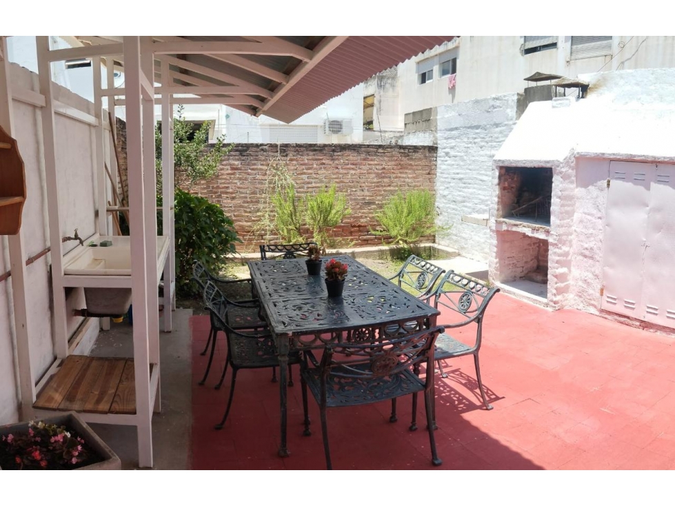 DEPARTAMENTO CON PATIO EN PLANTA BAJA, A MTS DEL CENTRO — foto 2
