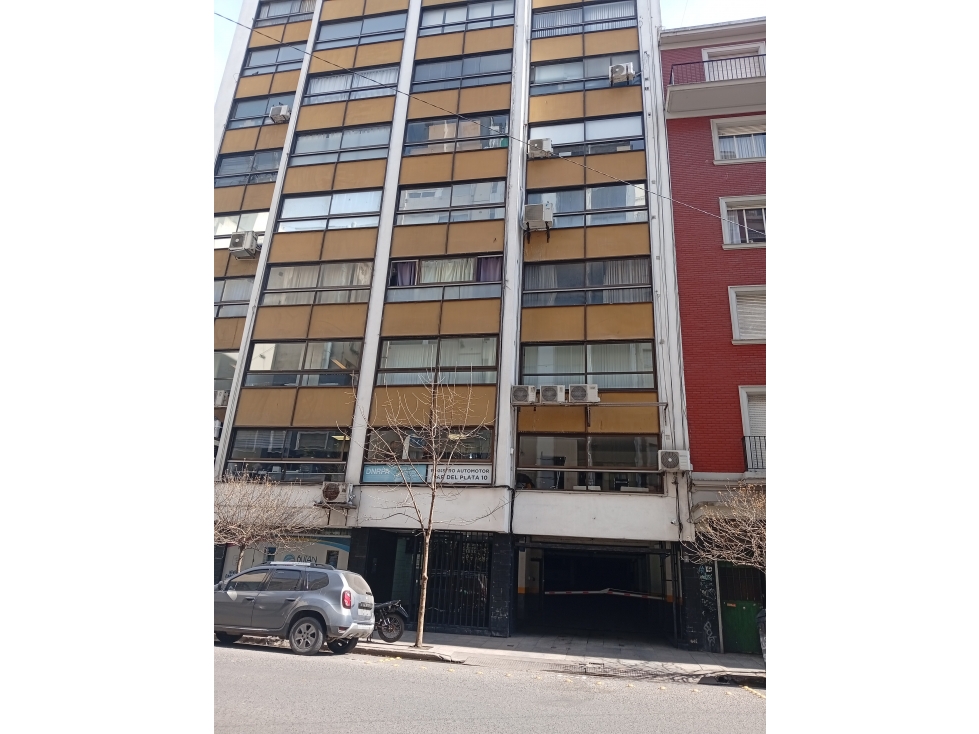 Cochera en Pleno Centro !!! - 2
