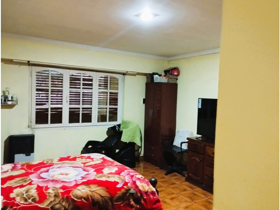 Casa grande! Con departamento al fondo y garaje!!! — foto 4