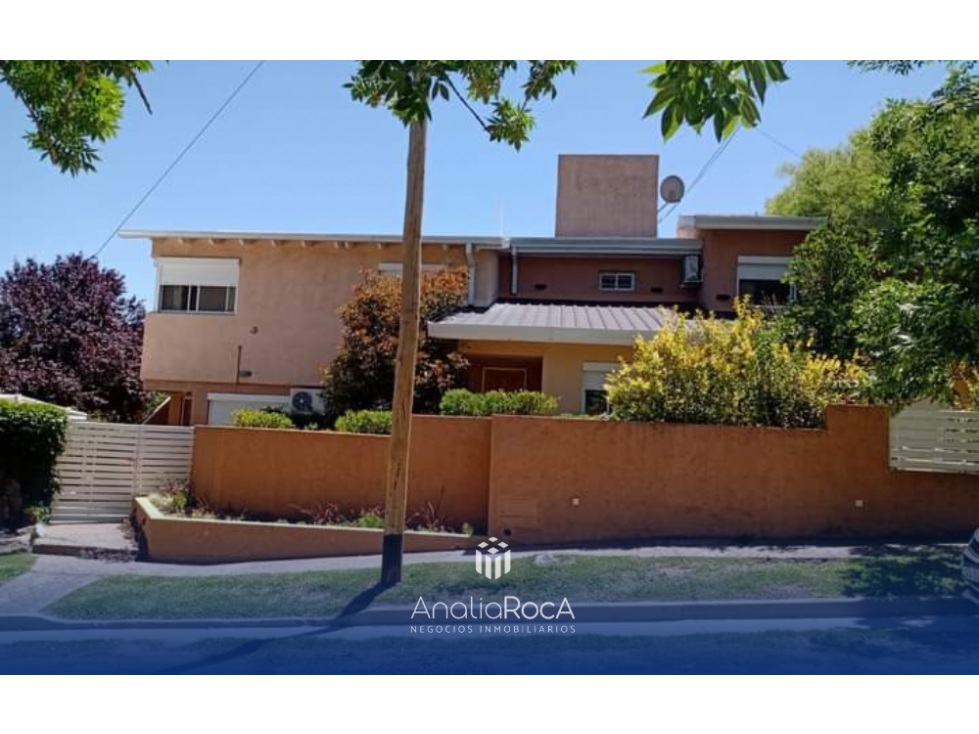 Complejo de Departamento mas Casa Principal en Venta