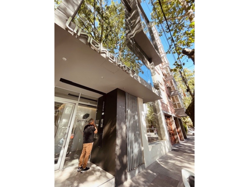 VENTA OFICINA EN SEMIPISO. EDIF. LINE HOUSE. ZONA PLAZA MITRE - 2