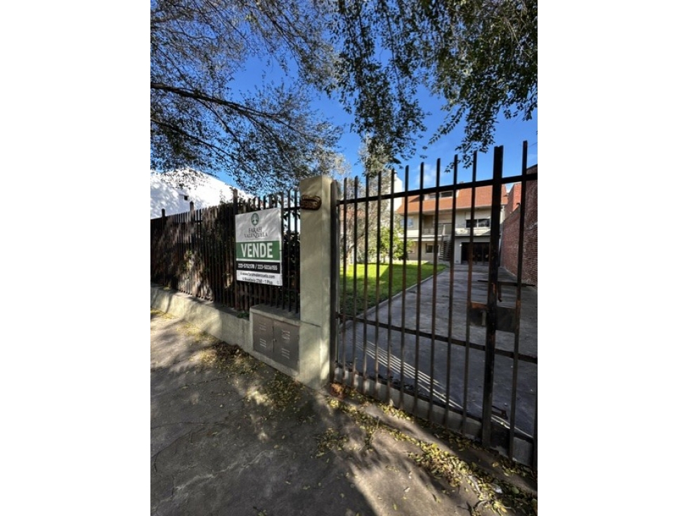 OPORTUNIDAD! VENTA DOS CASAS DE 4 AMB.C/U. PARQUE,GARAGE Y TERRAZA. - 2
