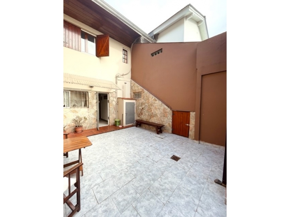 VENTA HERMOSA CASA EN PH 4 AMB. PATIO CON PARRILLA. GARAGE.PERMUTA - 1