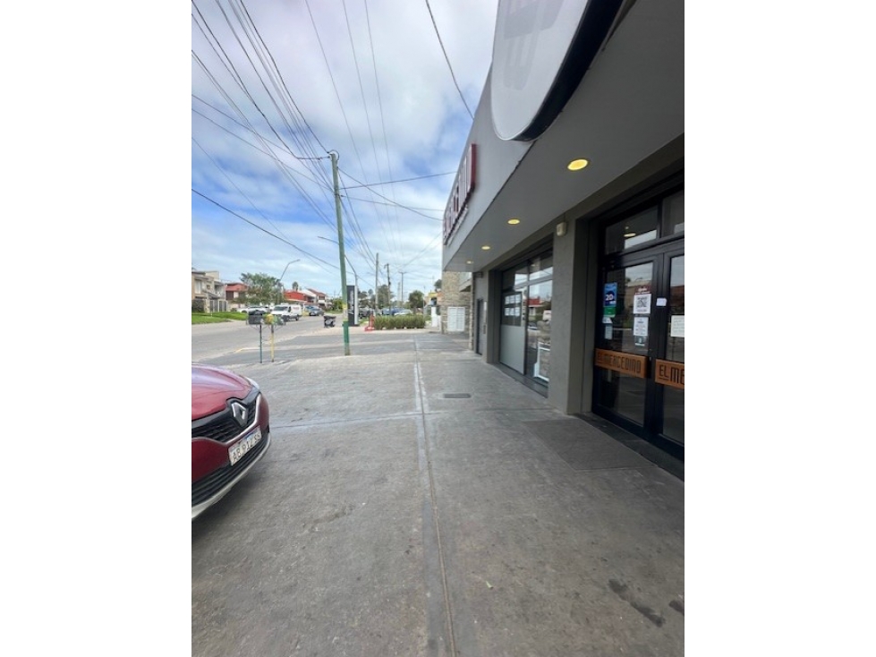 VENTA EN BLOCK 2 LOCALES COMERCIALES + VIVIENDA + LOSA — foto 3