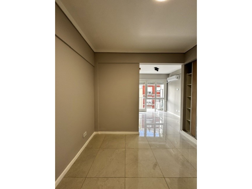 VENTA DEPTO.1 AMB.RECICLADO. A LA CALLE CON BALCON.CENTRO - 3