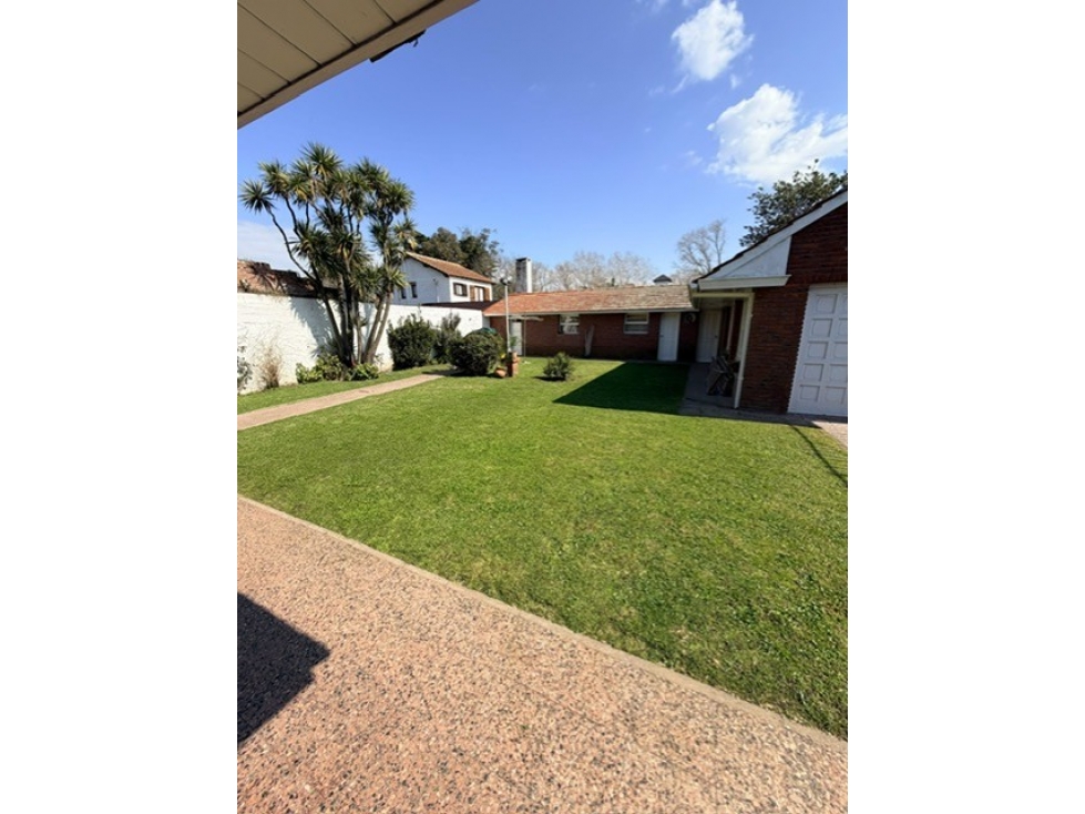 VENTA CASA 6 AMB. C/ GRAN PARQUE, QUINCHO Y GARAGE. LOPEZ DE GOMARA — foto 3