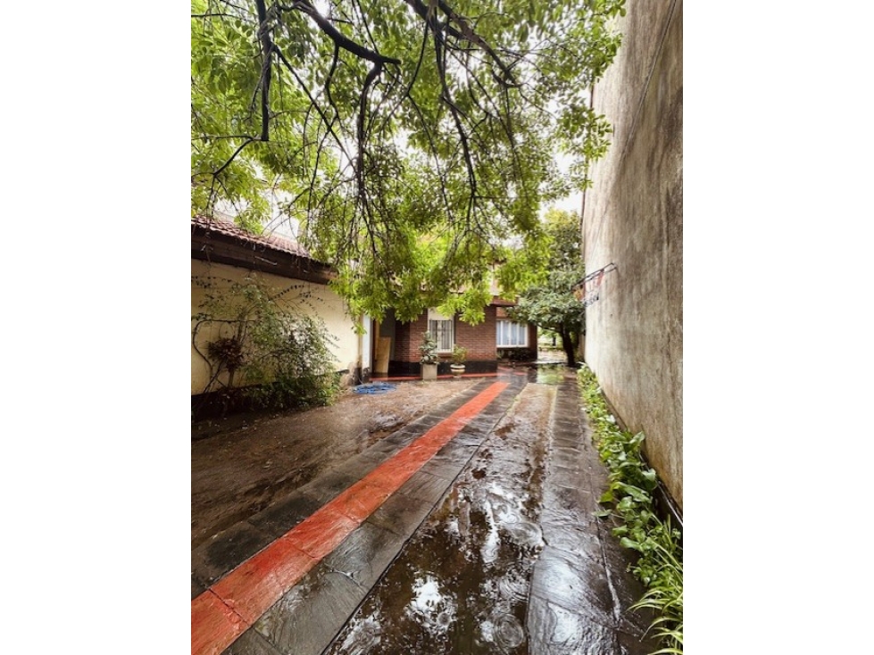 CASA 4 AMB. C/ GARAGE Y PARQUE. LOTE IDEAL DESARROLLO. CHAUVIN — foto 4