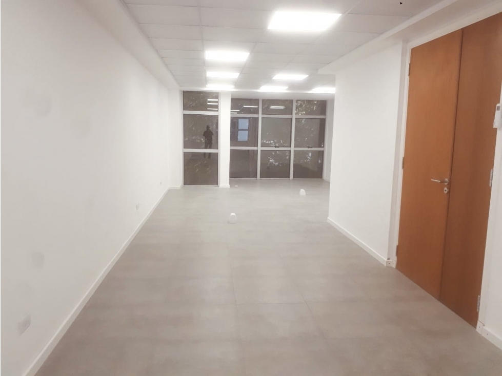VENTA OFICINA EN SEMIPISO. EDIF. LINE HOUSE. ZONA PLAZA MITRE - 5