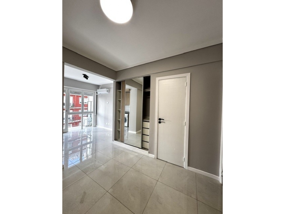 VENTA DEPTO.1 AMB.RECICLADO. A LA CALLE CON BALCON.CENTRO - 5