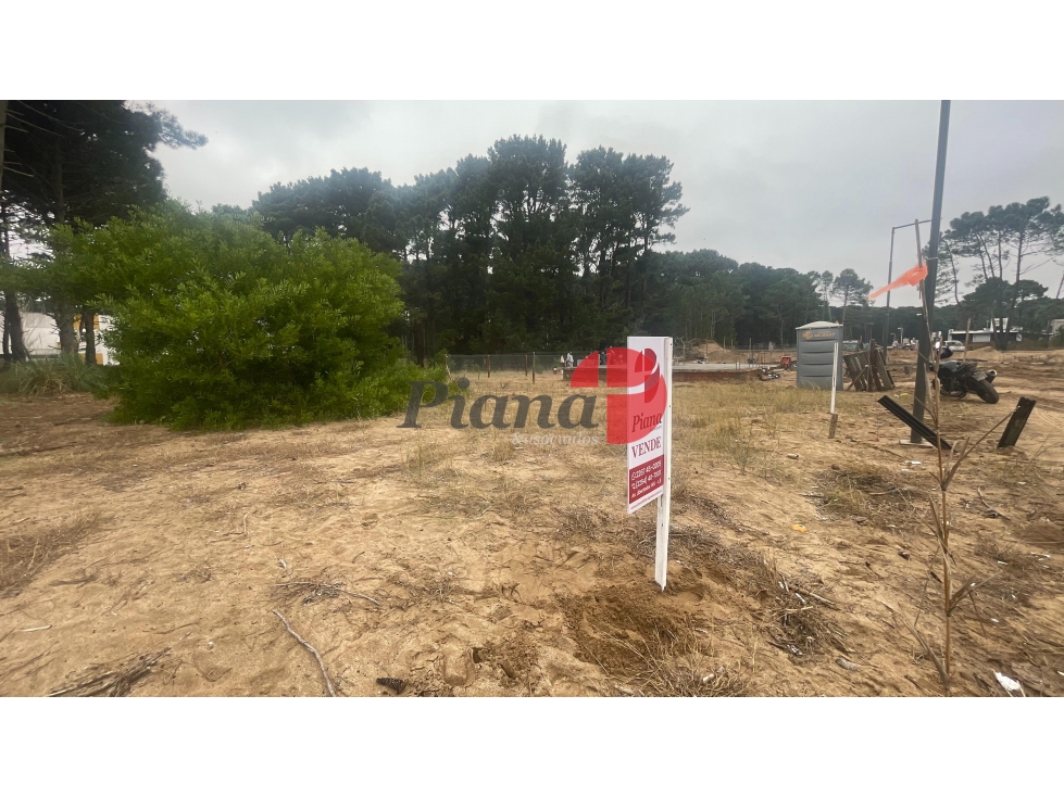 Terreno en Venta - Barrio Cooperativo - Ideal Vivienda Permanente - 1