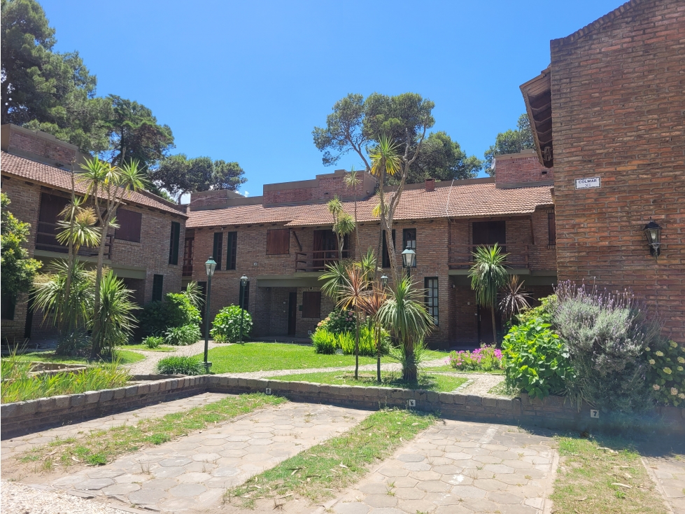 Dúplex en Venta - Zona Dúplex - Jardín - Cochera — foto 2