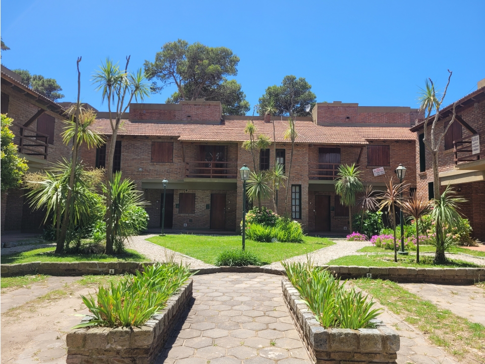 Dúplex en Venta - Zona Dúplex - Jardín - Cochera