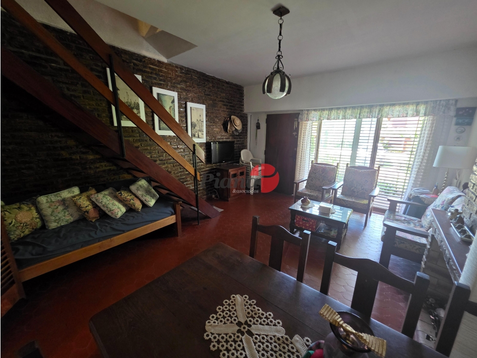 Dúplex en Venta - Zona Dúplex - Excelente Estado - Jardín Parrilla — foto 3