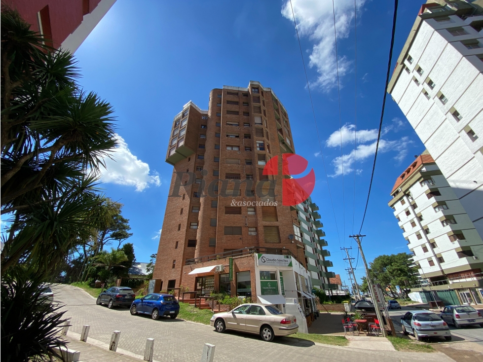 Departamento en Venta - Zona Centro - 3 Dormitorios - Cochera