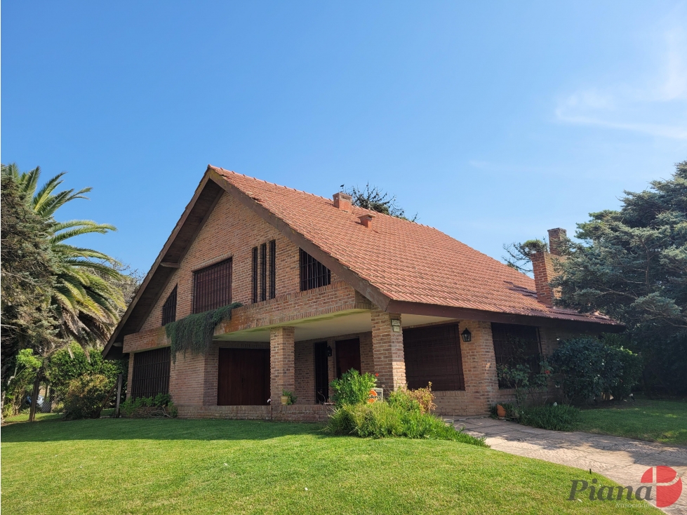 OPORTUNIDAD - Casa en Venta - Zona Lasalle - A metros del mar