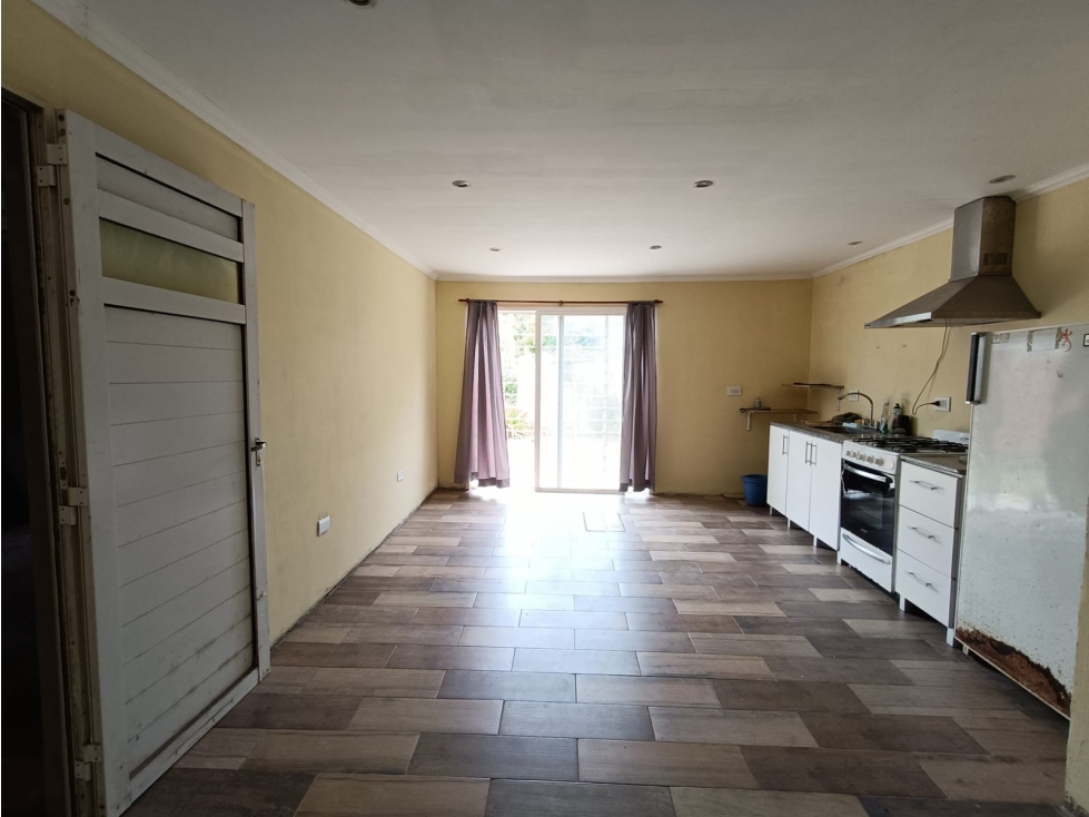 VENTA CASA 3 AMBIENTES CON PARQUE Y COCHERA B° ALFAR - APTO CREDITO - 4