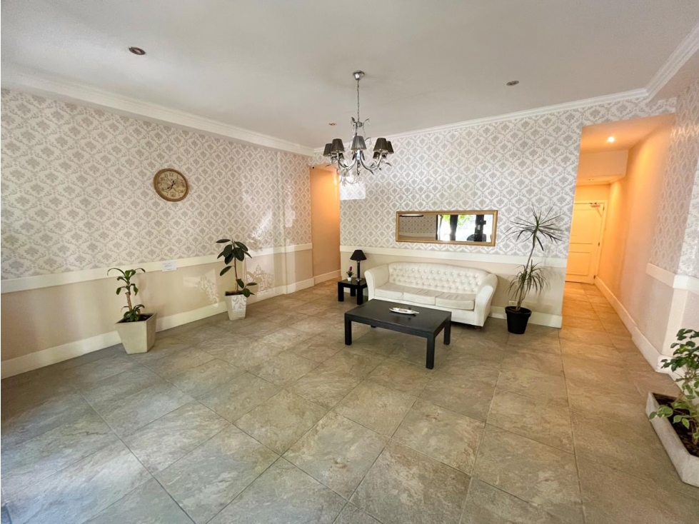 VENTA 2 AMB ED. VILLAGE CON COCHERA PLAZA MITRE — foto 3