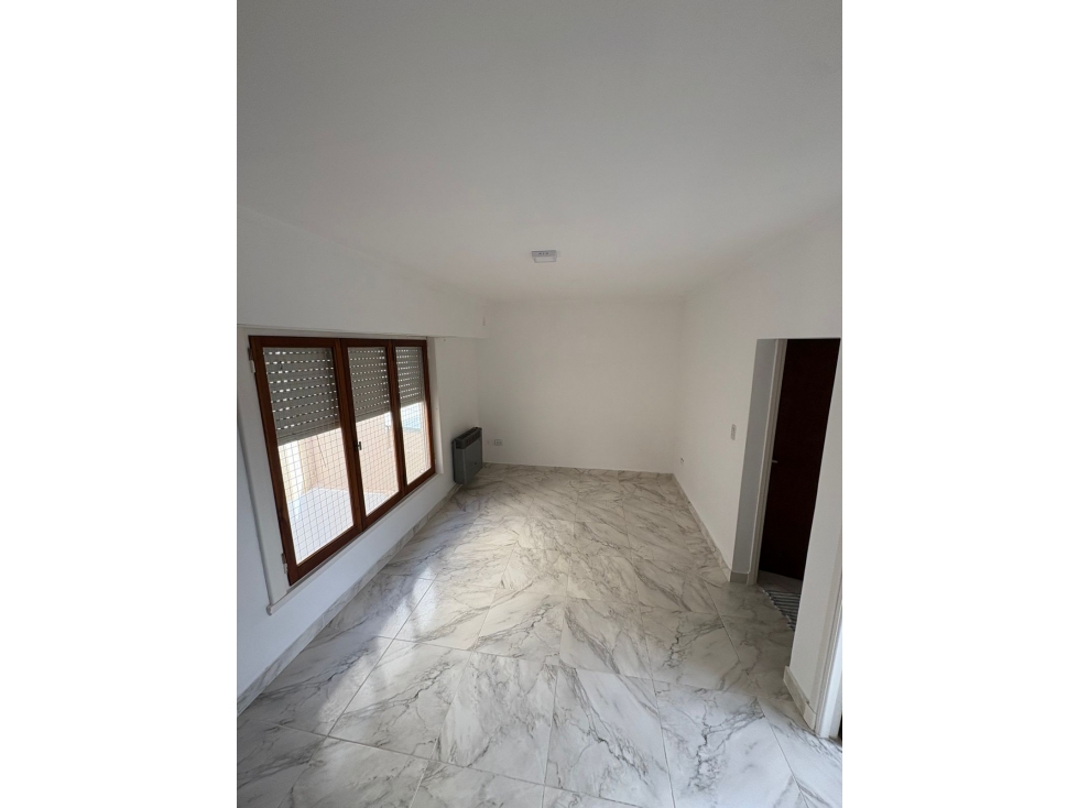 VENTA DEPTO 2 AMB - SAN JUAN 249 - 1 PISO CONTRAFRENTE LUMINOSO — foto 3